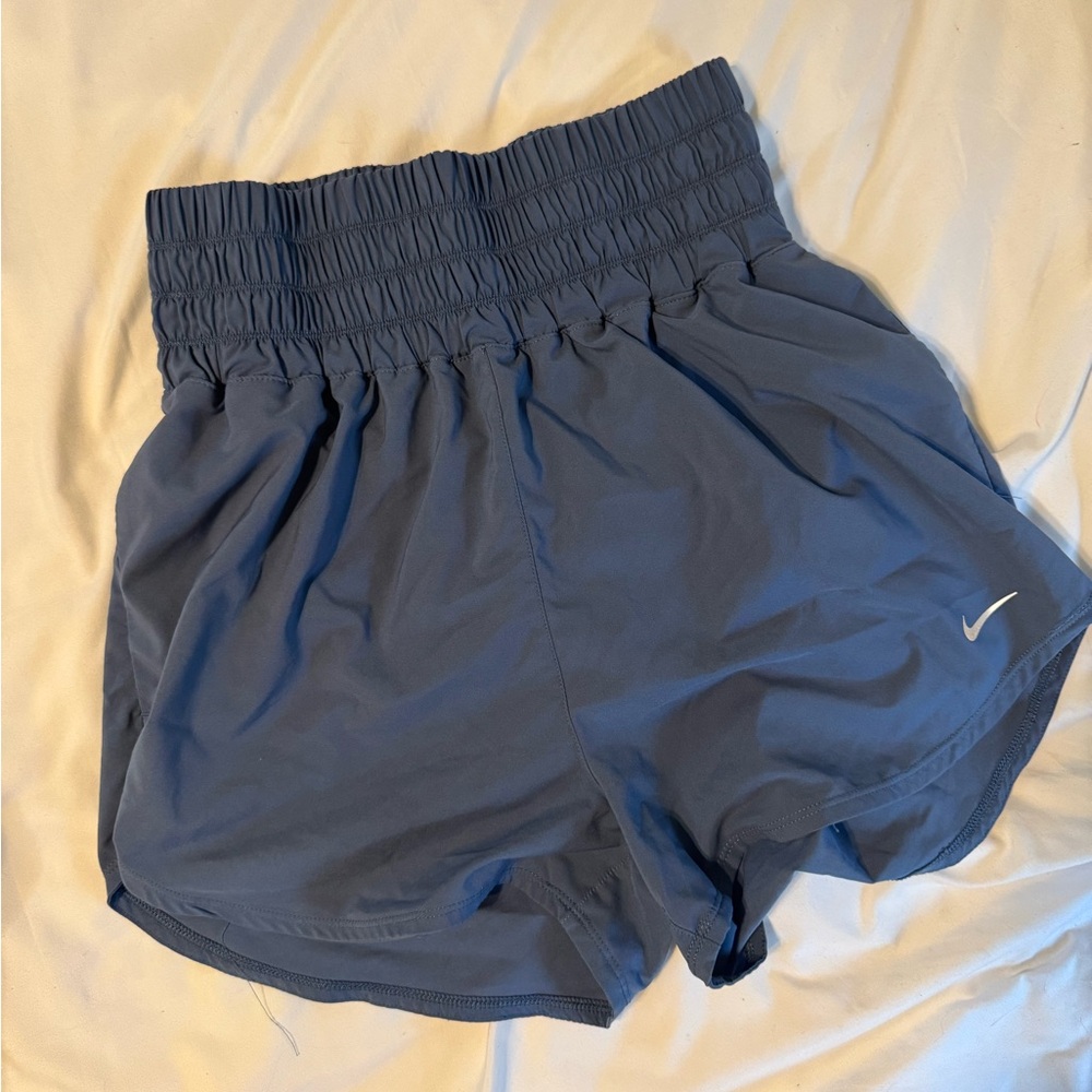 Nike Women's Medium One Dri-FIT Ultra High-Waisted 3" Brief-Lined Shorts
